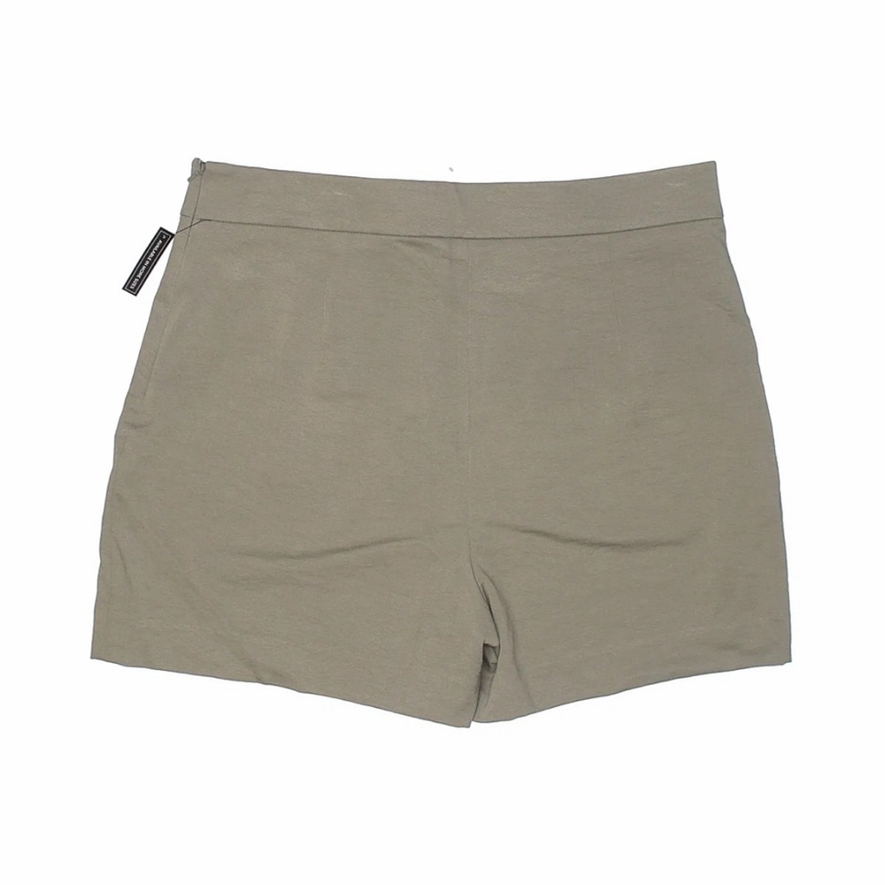 Leith Women's Cargo Shorts in Tan - Picture 2 of 2